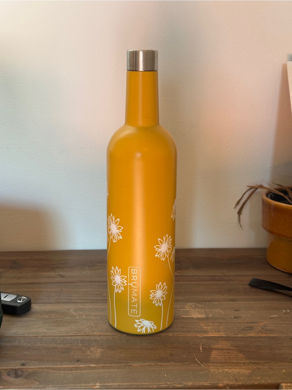 BrüMate Winesulator 25oz Insulated Wine Canteen Daisy Yellow SunDaisy